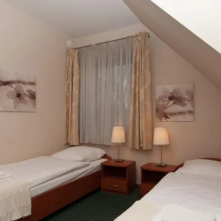 Pory Roku Couette-café 3*